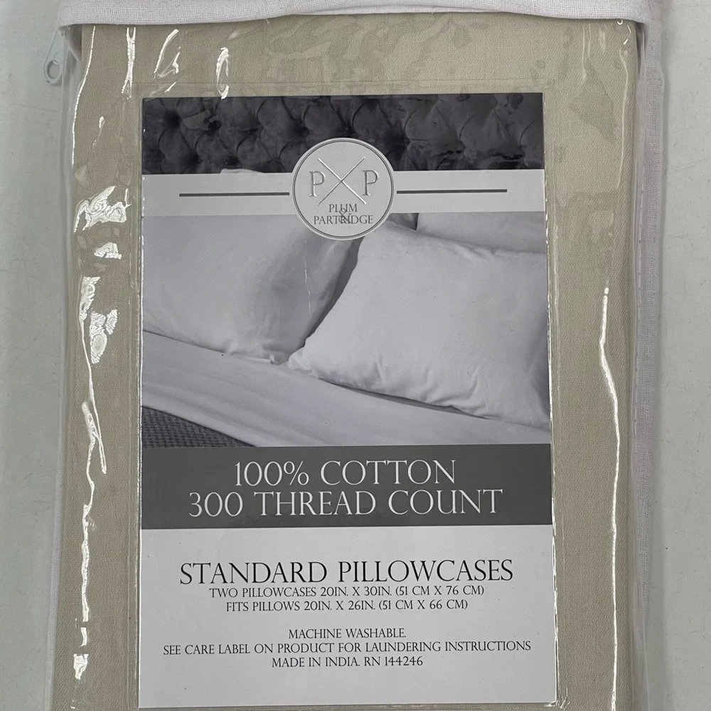 Plum & Partridge Pillow Cases Tan Standard Pillow 300 Thread Count 20” X 30” NIP